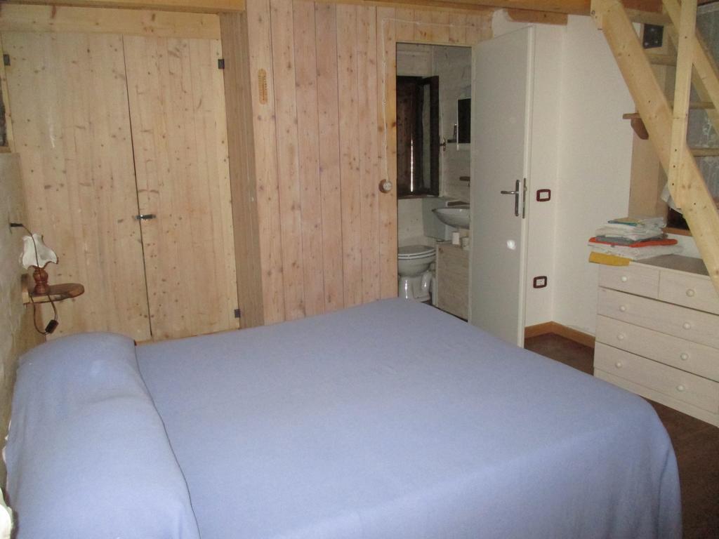 أرتا تيرمي B&B L'Asinello Rampante الغرفة الصورة